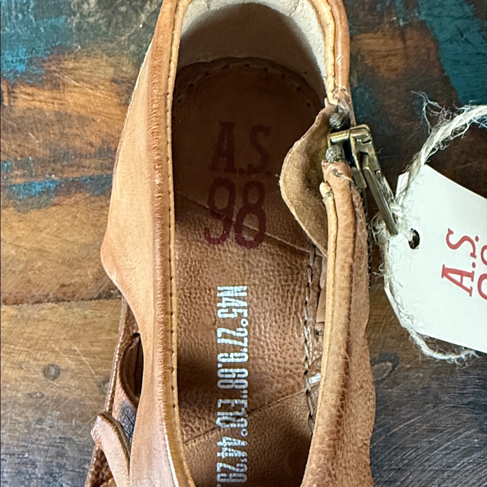 A.S.98 Reiley Buckle Sandals. New with tags. - Picture 4 of 9